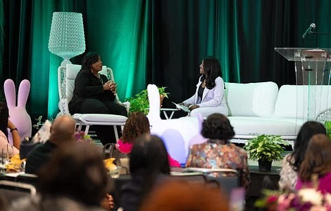 Fireside conversation on the TPCCON stage